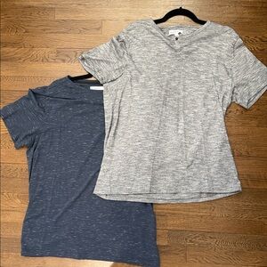 Set of 2 Heathered Short Sleeve Tees - Gray & Navy